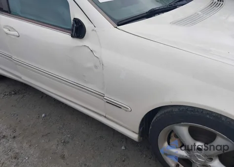 2007 Mercedes-Benz C 230 Sport из США, поврежденный, VIN WDBRF52H27F888553